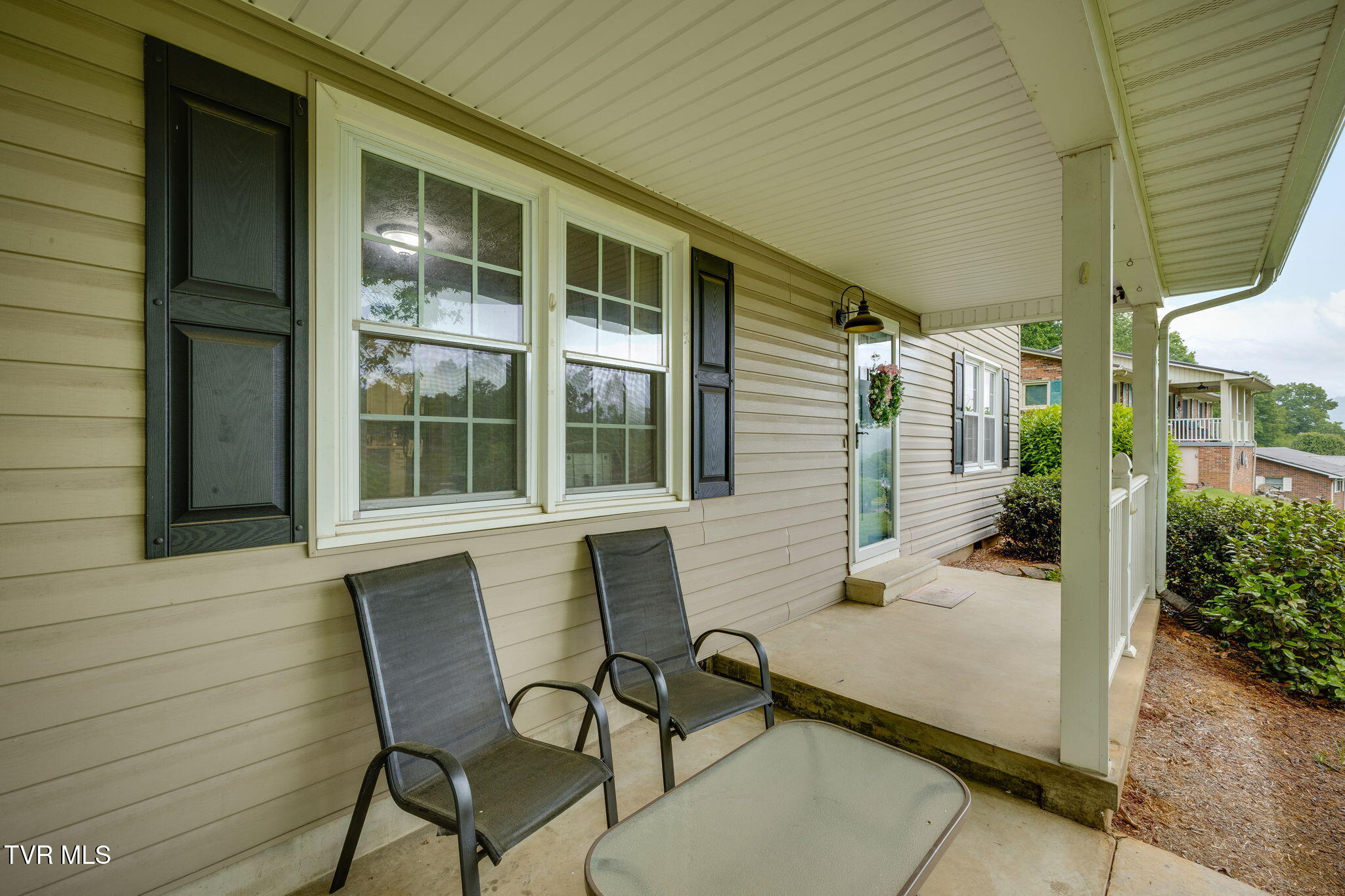 2552 Bob Little Road Elizabethton, TN 37643 - Photo 6 of 42 005