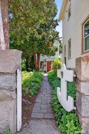 $899,900 | 9 Cliff Street, Stonington, CT 06378