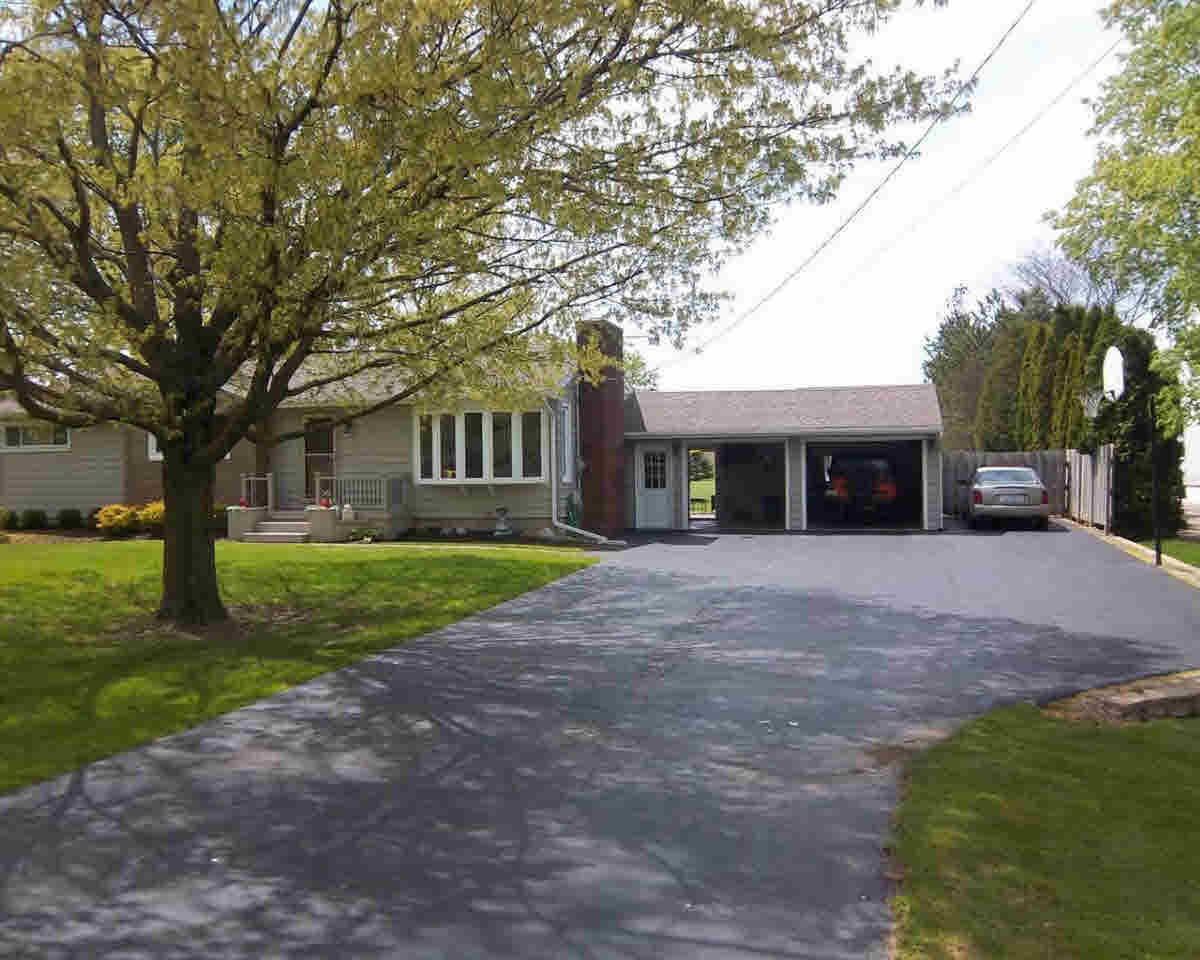4223 Dillon Road Flushing, MI 48433 - Photo 3 of 33 21290504-2.JPG