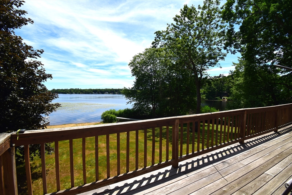 18 Holts Point Road Sandown, NH 03873 - Photo 5 of 34