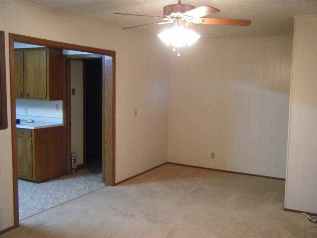103 Graham Street Carthage, MS 39051 - Photo 5 of 10 living room