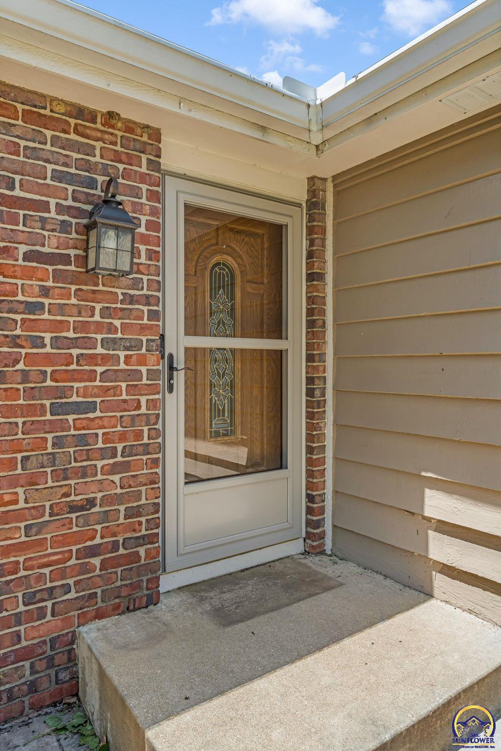 3725 Southwest Kings Forest Road Topeka, KS 66610 - Photo 7 of 52