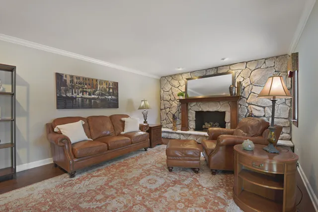 $699,900 | 3881 Bordeaux Drive, Hoffman Estates, IL 60192