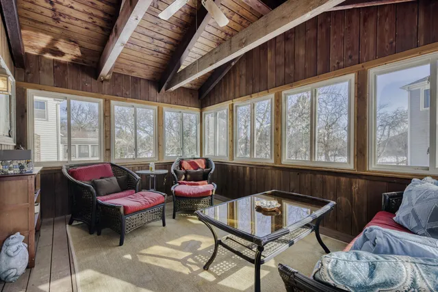 $699,900 | 3881 Bordeaux Drive, Hoffman Estates, IL 60192