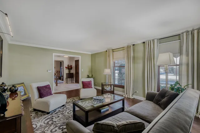 $699,900 | 3881 Bordeaux Drive, Hoffman Estates, IL 60192