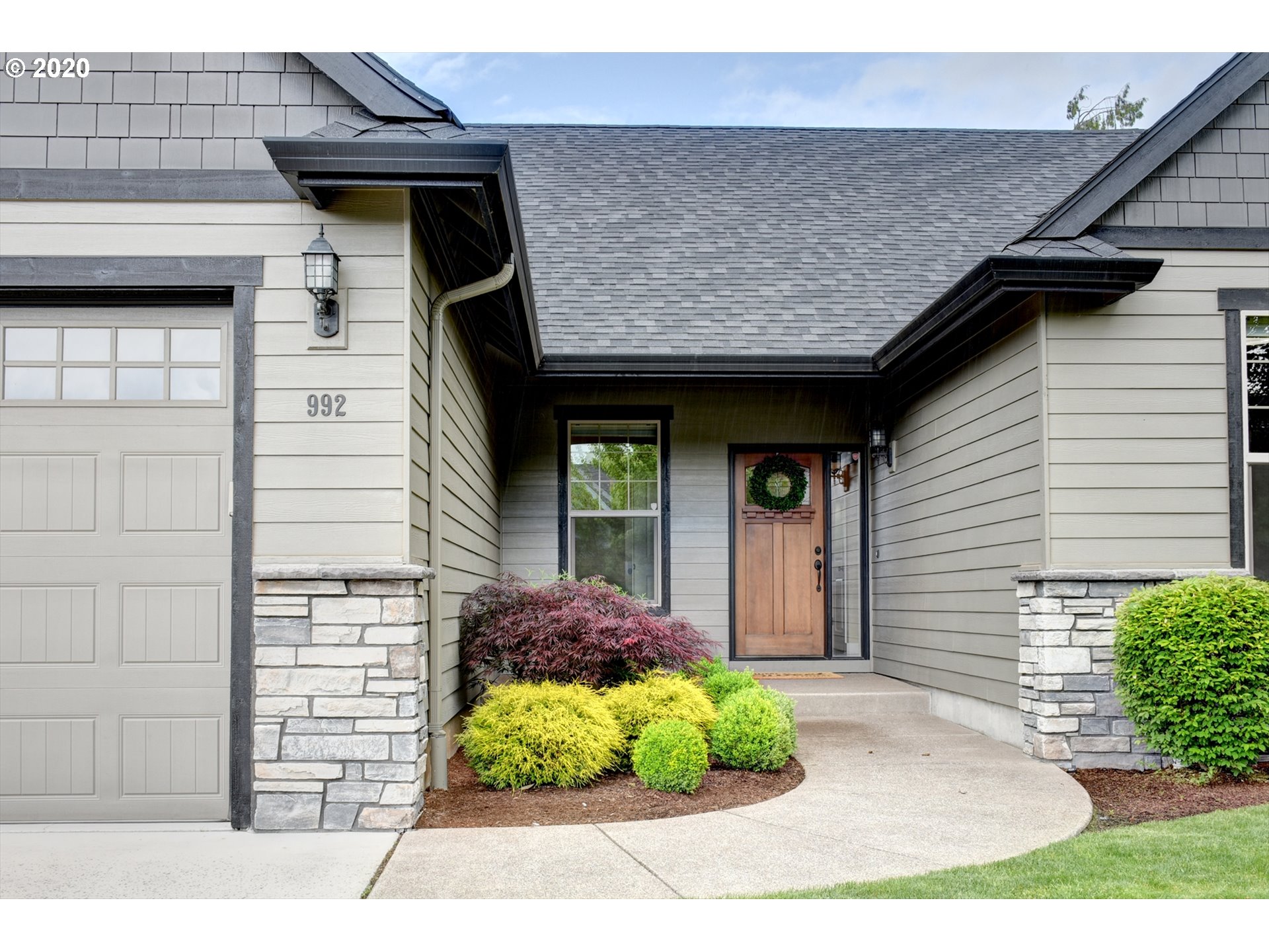 992 Riverstone Lane Springfield, OR 97477 - Photo 2 of 32