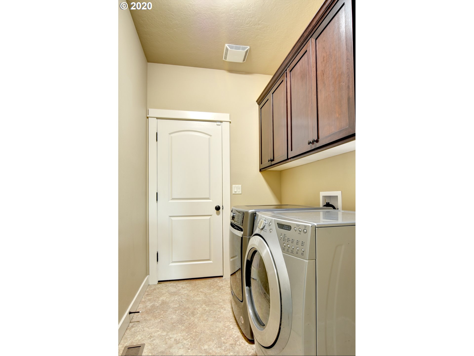 992 Riverstone Lane Springfield, OR 97477 - Photo 19 of 32
