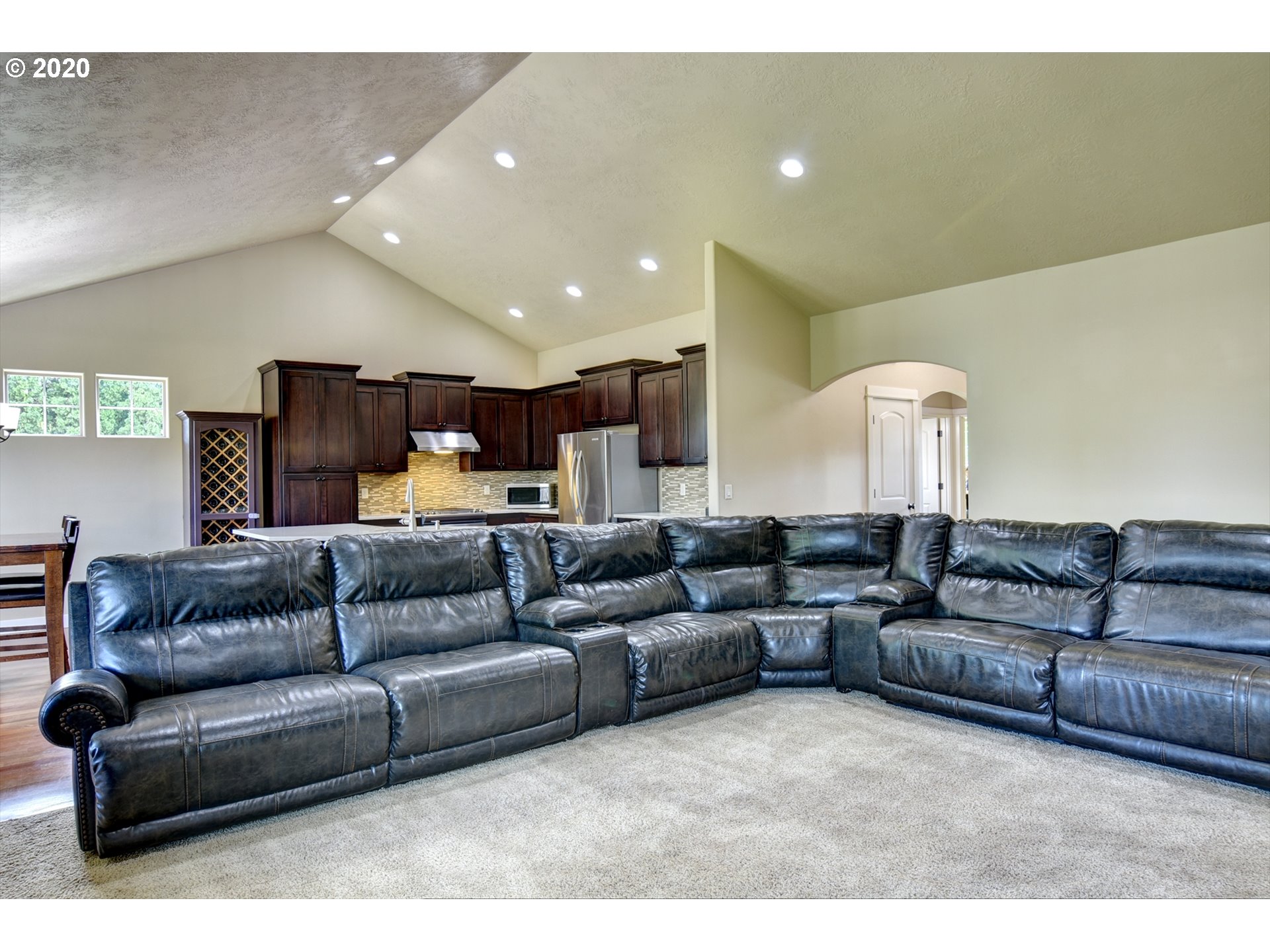 992 Riverstone Lane Springfield, OR 97477 - Photo 5 of 32