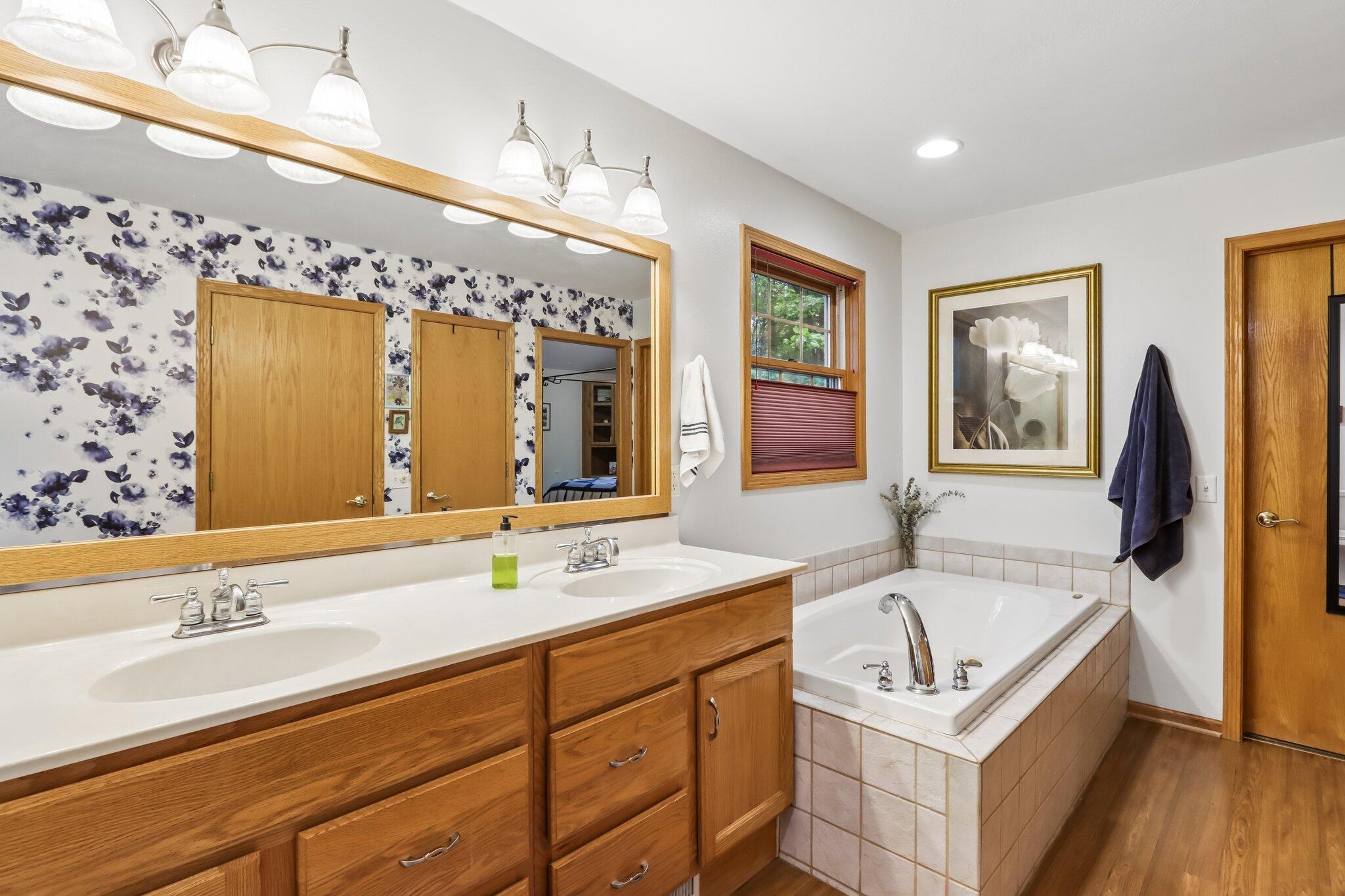 355 Maple Heights Road Medina, WI 53559 - Photo 21 of 70 36-web-or-mls-Maple Heights Rd-S2205-036