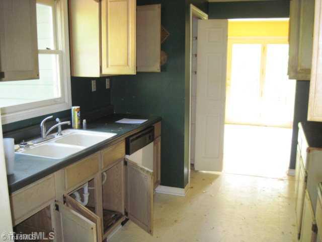 1141 Washburn Road Madison, NC 27025 - Photo 3 of 10 Kitchen.