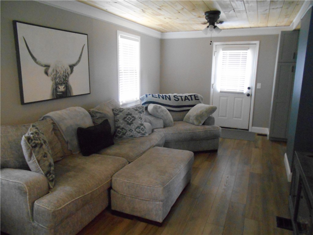 26 Chase Street Auburn, NY 13021 - Photo 4 of 14