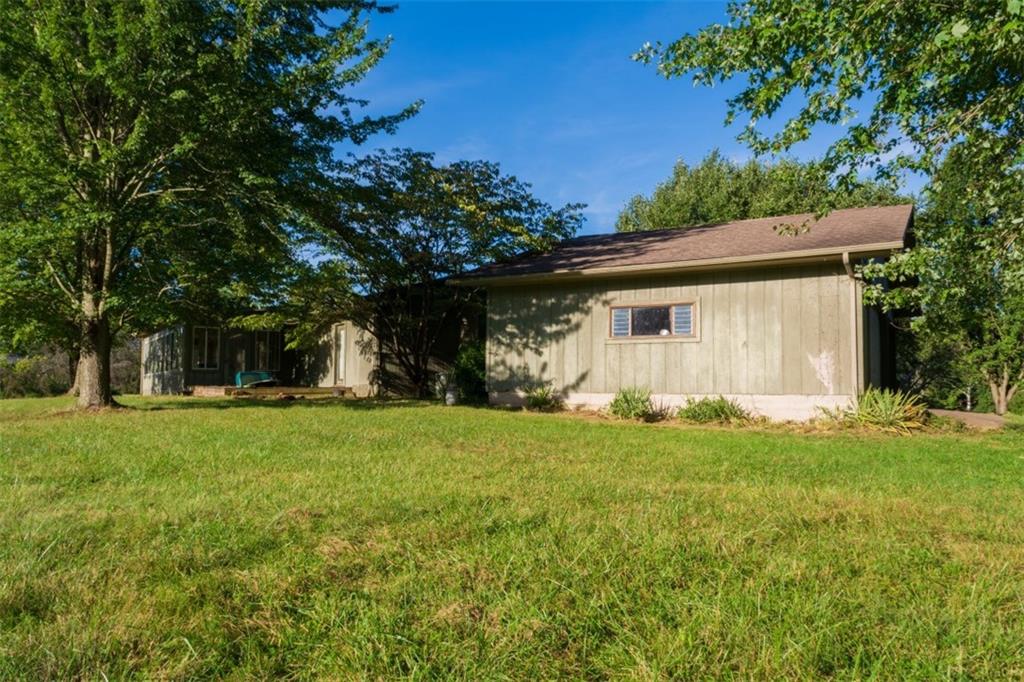 8588 South John Butler Road Columbus, IN 47201 - Photo 17 of 60