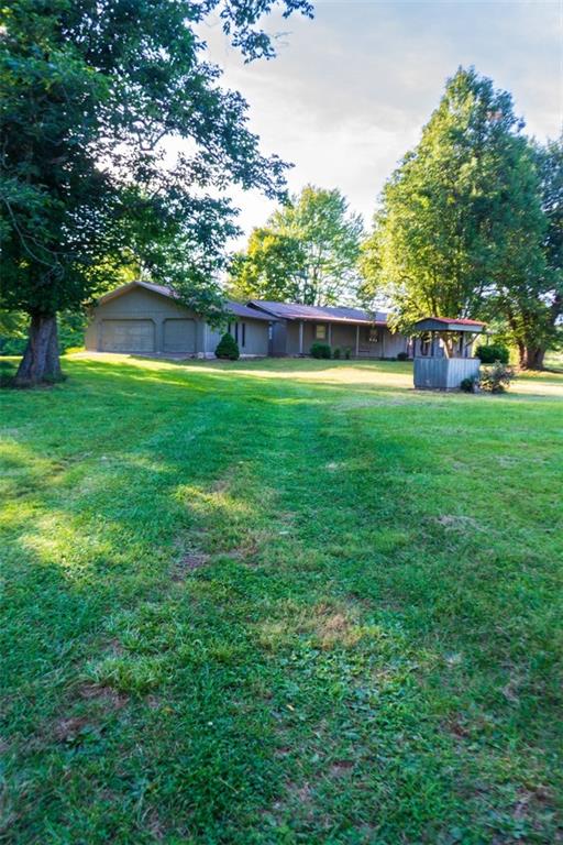8588 South John Butler Road Columbus, IN 47201 - Photo 8 of 60
