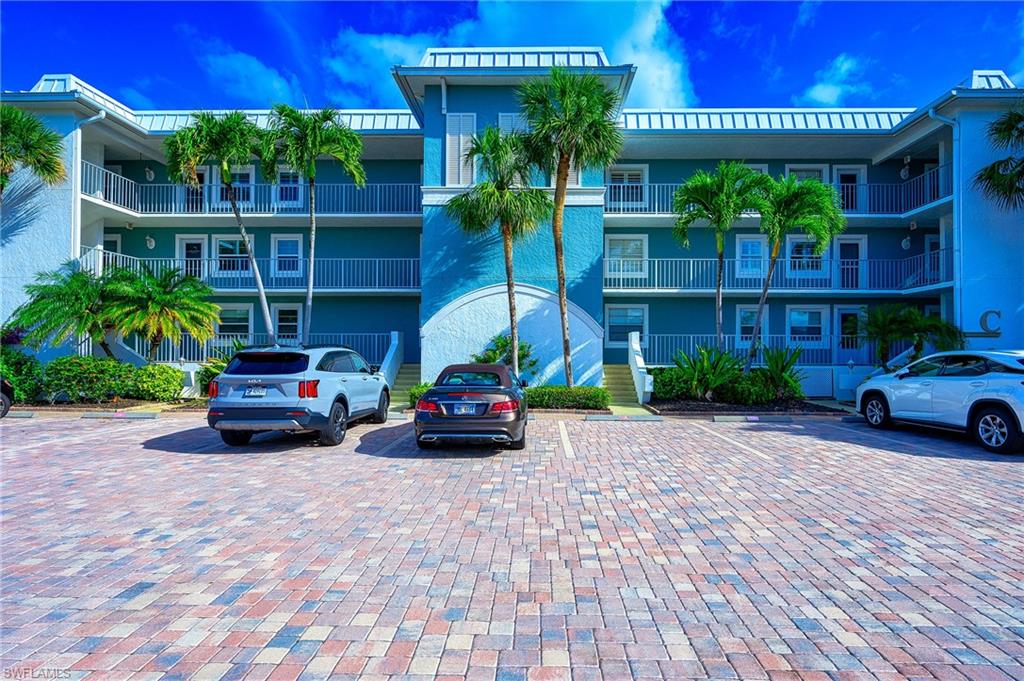 a car parked in front of a building