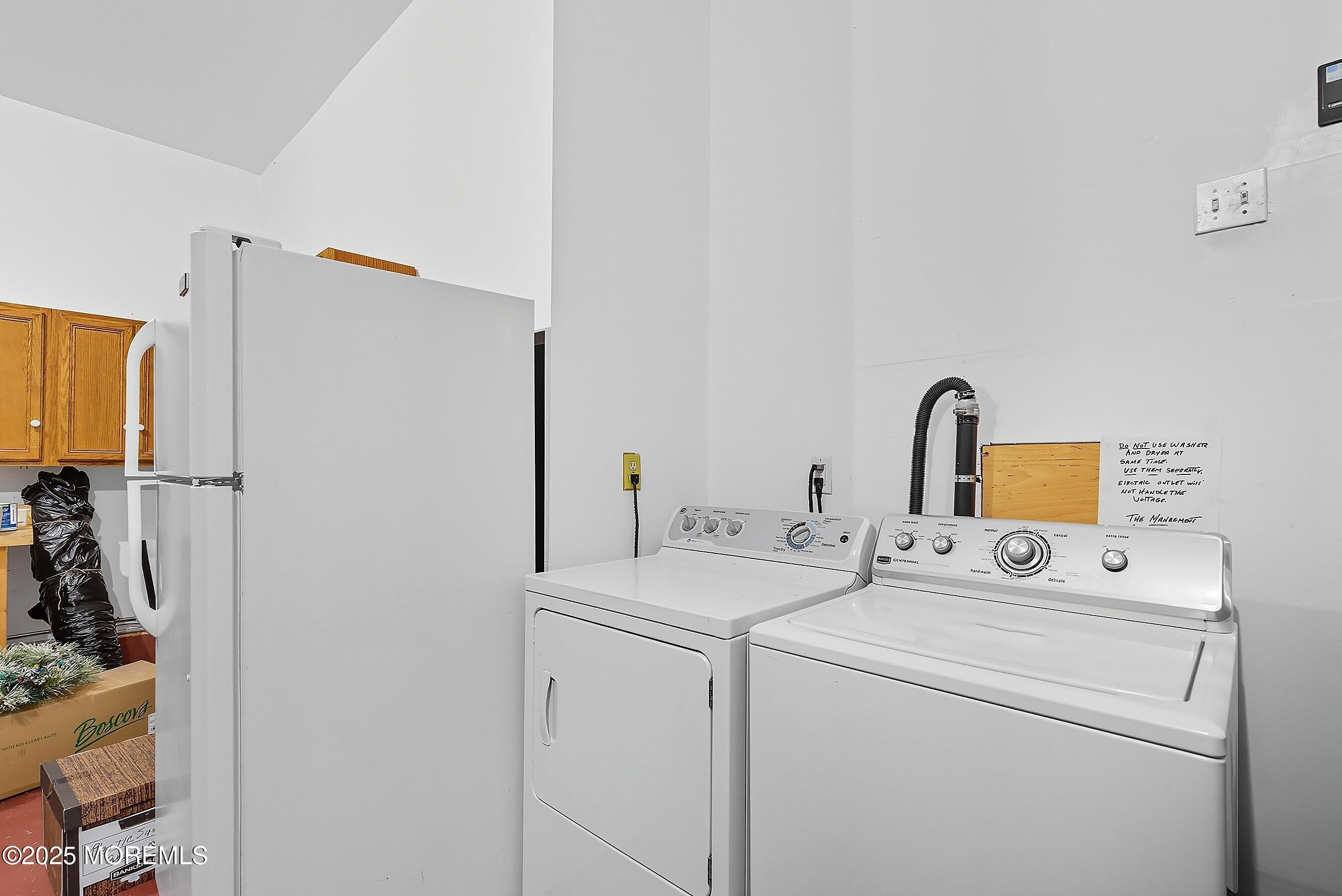 1990 Country Trace Toms River, NJ 08753 - Photo 11 of 33 a utility room with dryer and washer