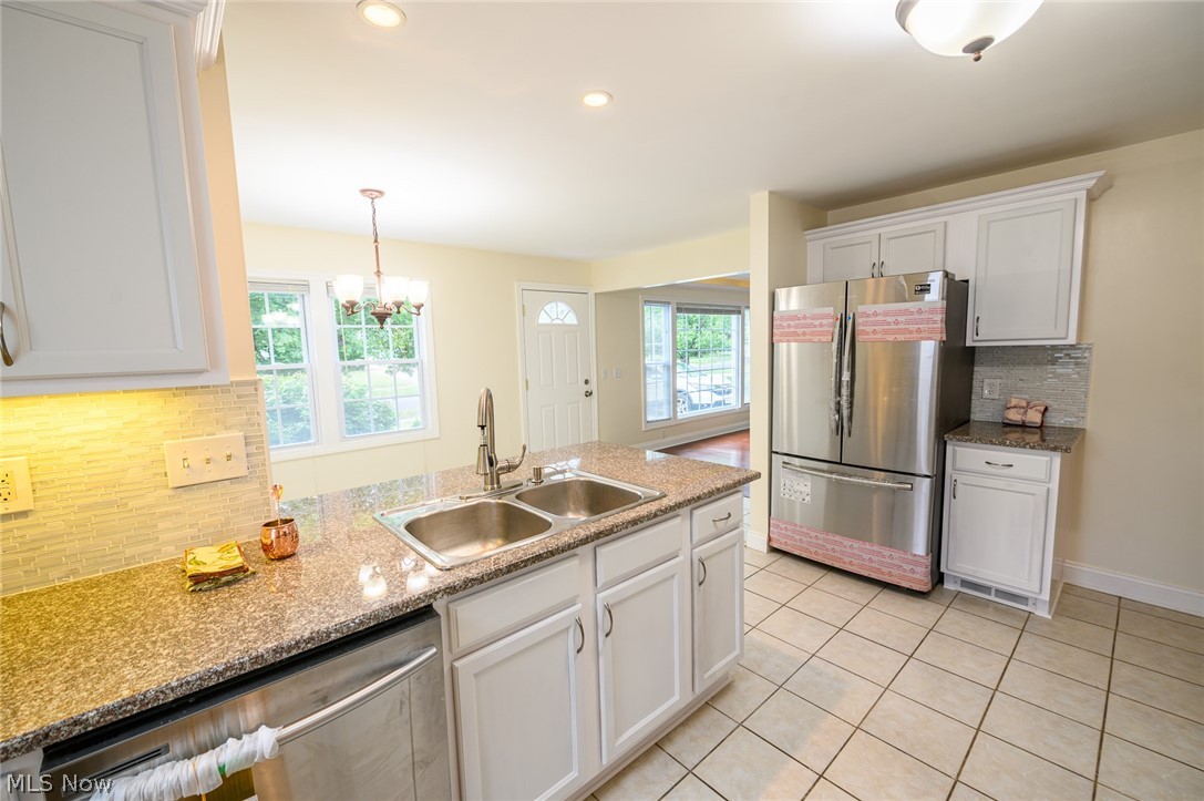 4972 South Sedgewick Road Cleveland, OH 44124 - Photo 9 of 34 Gallery Image 9