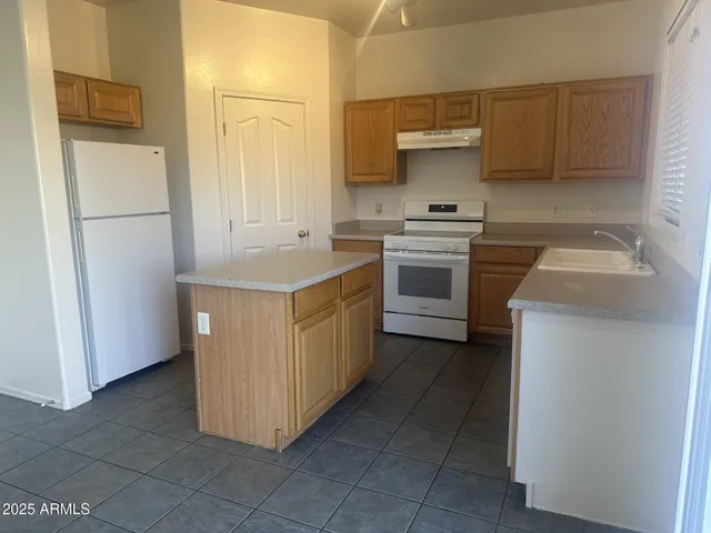 $1,895 | 2842 South 106th Place, Mesa, AZ 85212