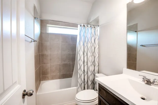 a view of a room with an empty space