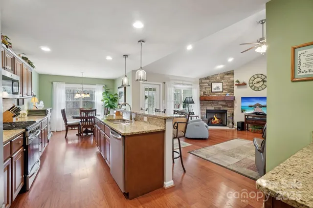 $549,900 | 98 Asher Lane, Etowah, NC 28729