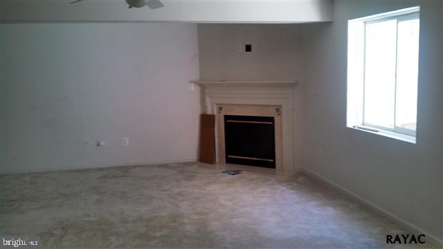 286 Maple Drive Hanover, PA 17331 - Photo 3 of 17 Gallery Image 3