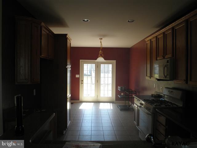 286 Maple Drive Hanover, PA 17331 - Photo 8 of 17 Gallery Image 8