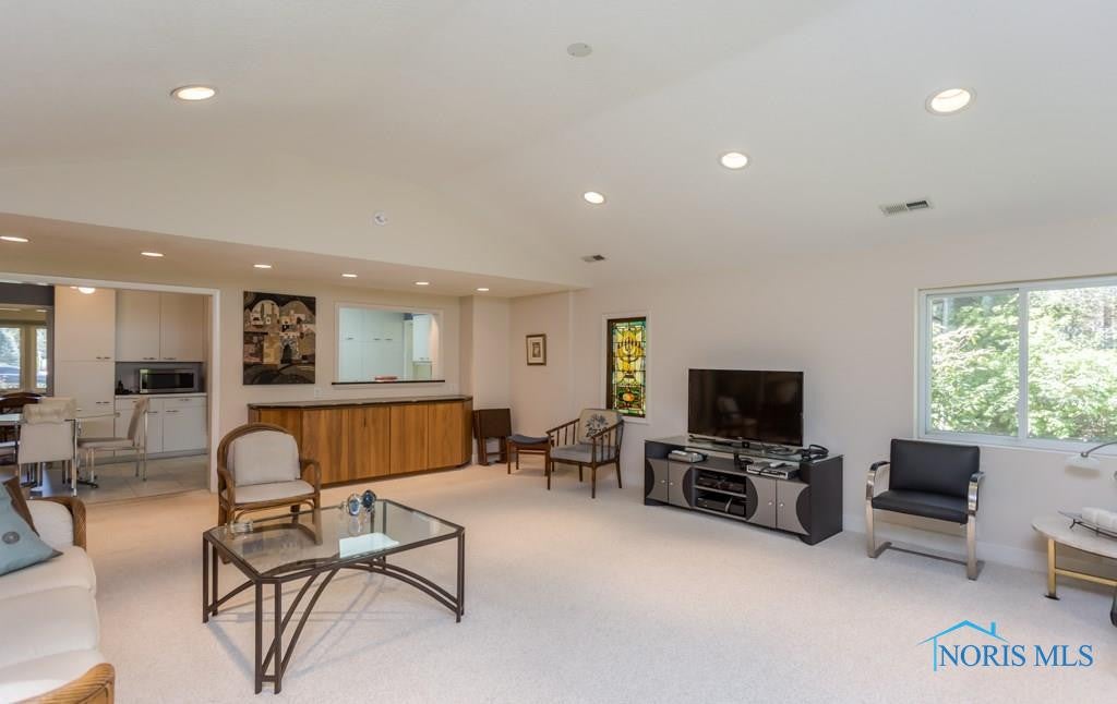 4930 Pine Ridge Road Toledo, OH 43615 - Photo 15 of 46 Gallery Image 15