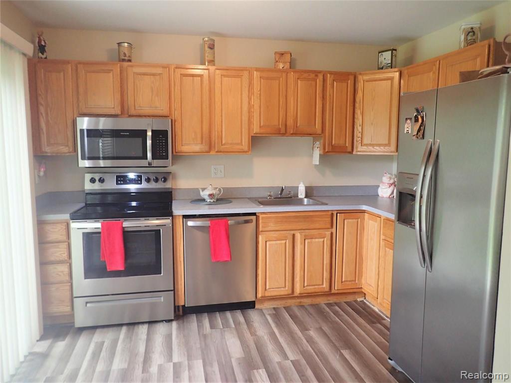 1105 Marquette Court Rochester Hills, MI 48307 - Photo 9 of 27