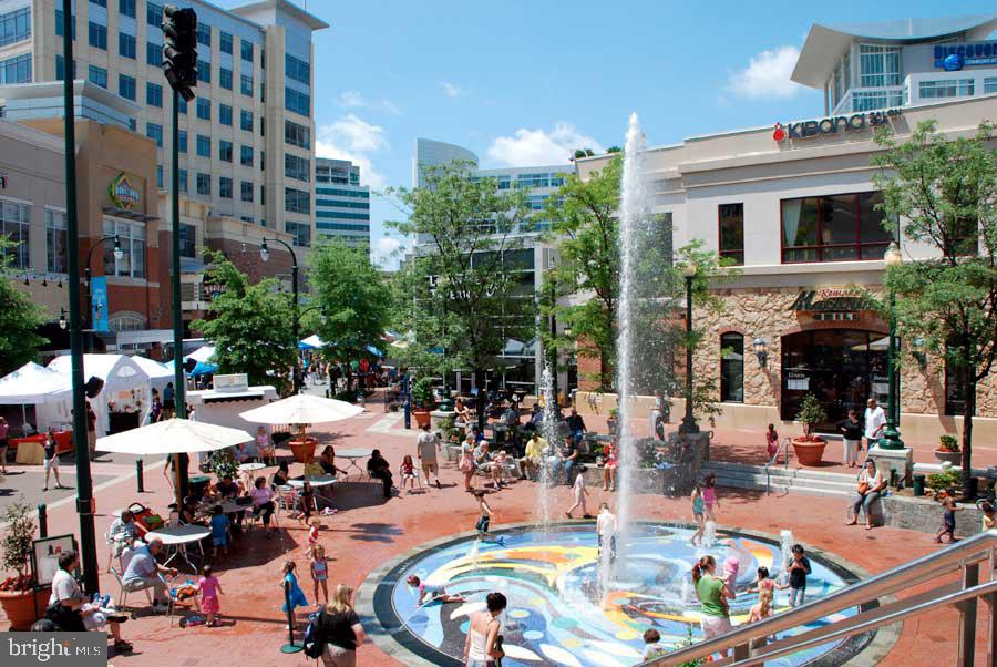 12205 Goodhill Road Silver Spring, MD 20902 - Photo 35 of 35 a view of open kitchen with sitting area