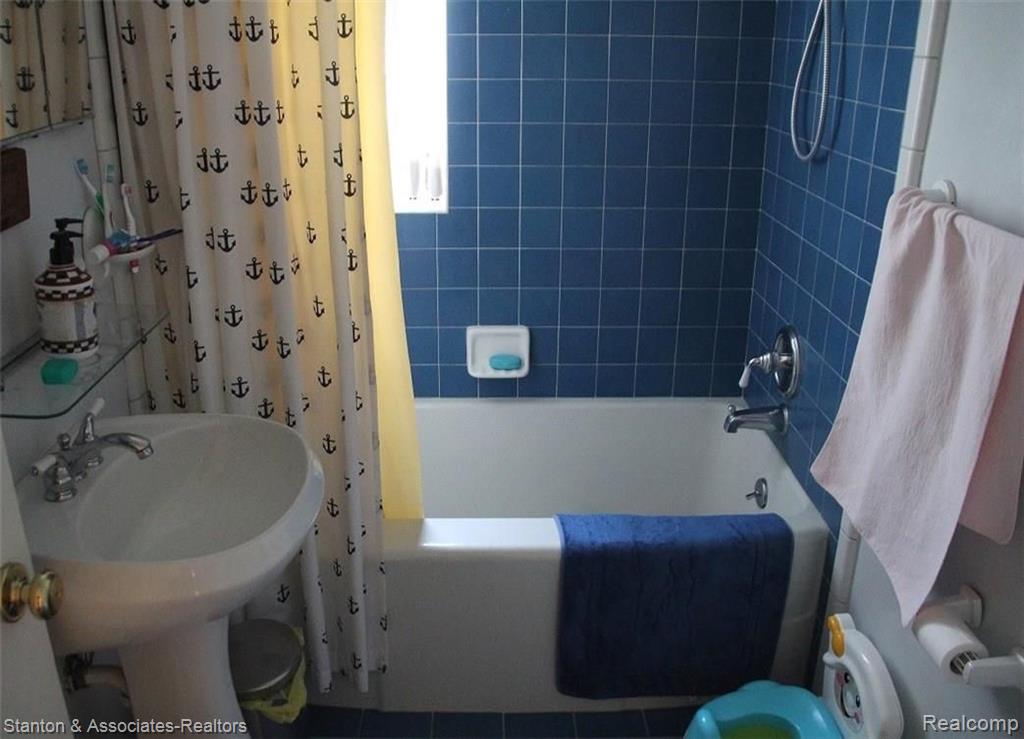 31520 Evergreen Road Beverly Hills, MI 48025 - Photo 13 of 21