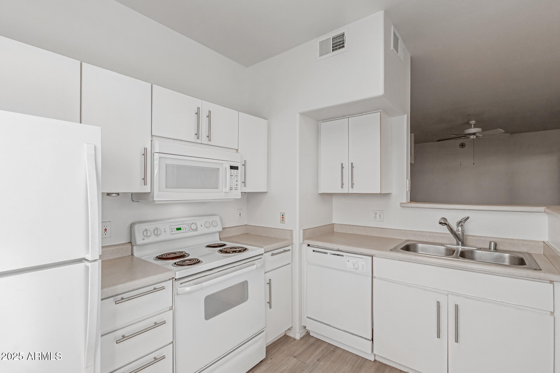 3302 North 7th Street, Unit 137 Phoenix, AZ 85014 - Photo 7 of 22 08 - 7th