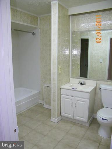 8112 H Colony Point Road, Unit H Springfield, VA 22152 - Photo 3 of 16 Bath #2