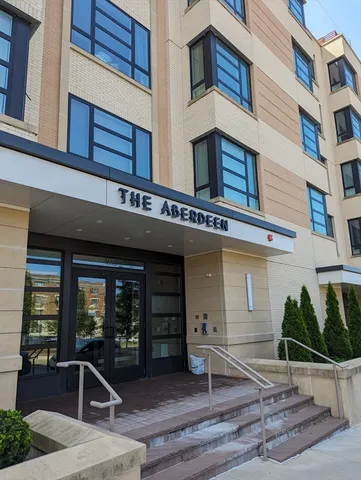 $3,800 | 1650 Commonwealth Avenue, Unit 304, Boston, MA 02135