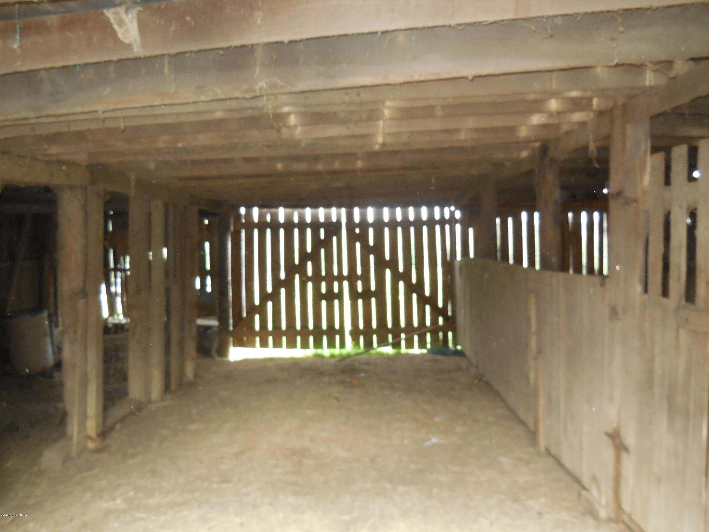 9699 Hammonsville Road Magnolia, KY 42757 - Photo 10 of 23 DSCN2440