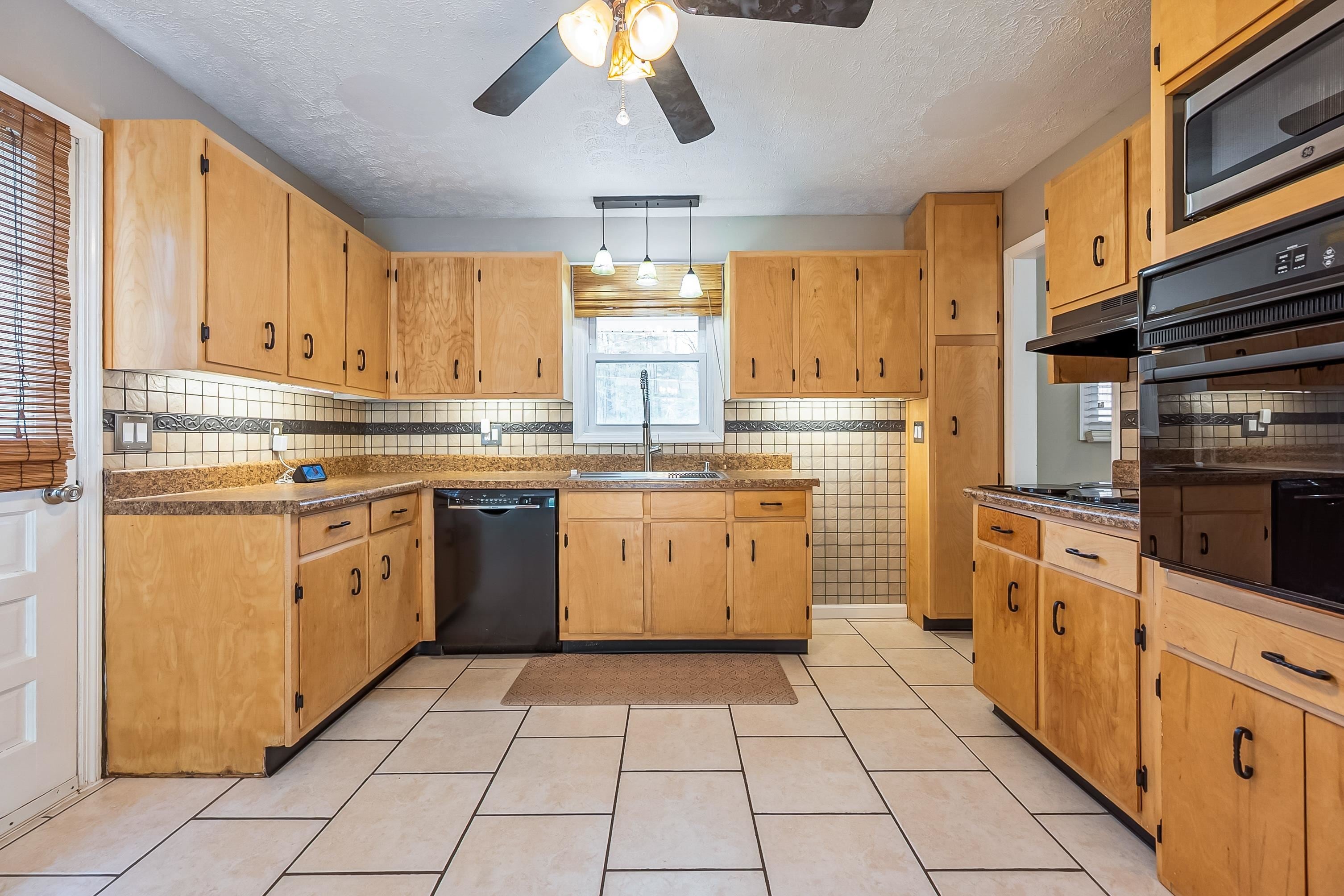 2669 Lowmans Ferry Road Pulaski, VA 24301 - Photo 10 of 54 Gallery Image 10