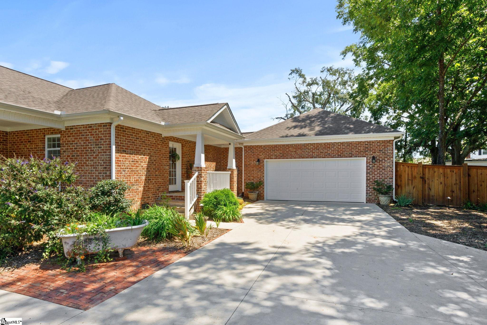 259 Inn Circle Fountain Inn, SC 29644 - Photo 4 of 47