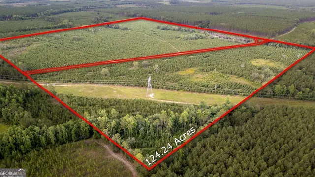 a view of a tennis court