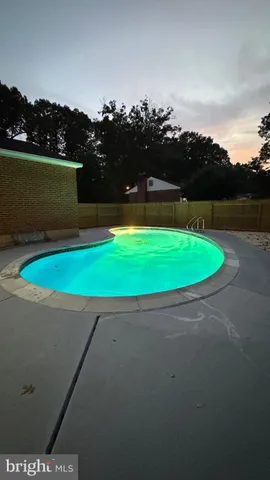 a view of a tennis court