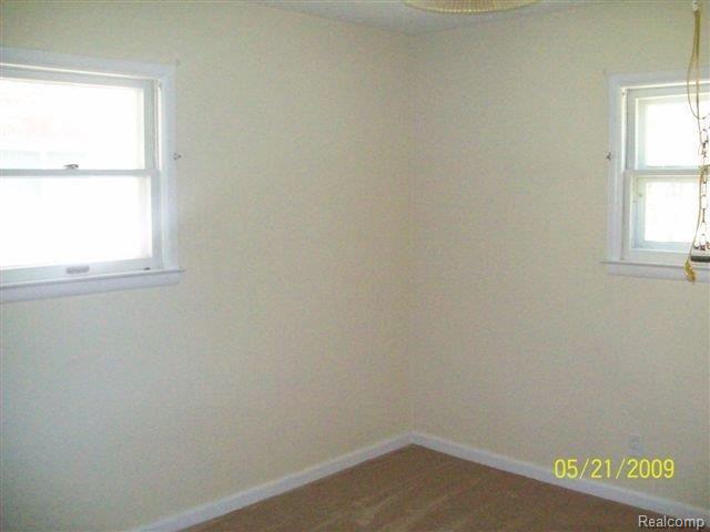 97 Exmoor Road Waterford, MI 48328 - Photo 6 of 11 bed2