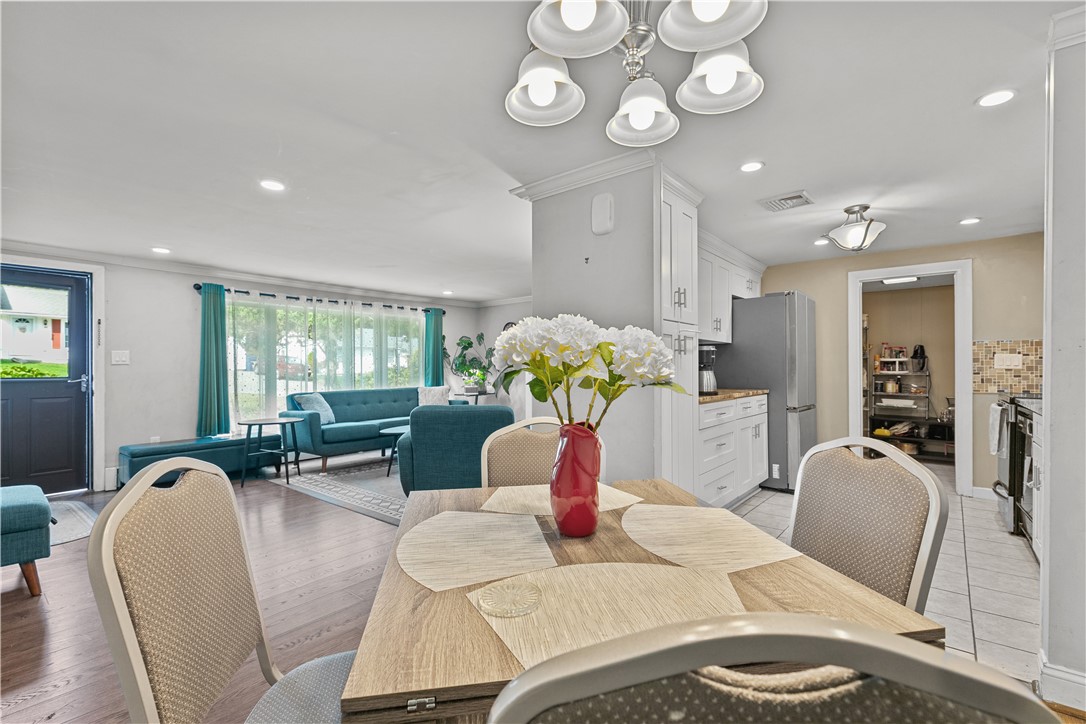 44 Larchmont Road Warwick, RI 02886 - Photo 15 of 49