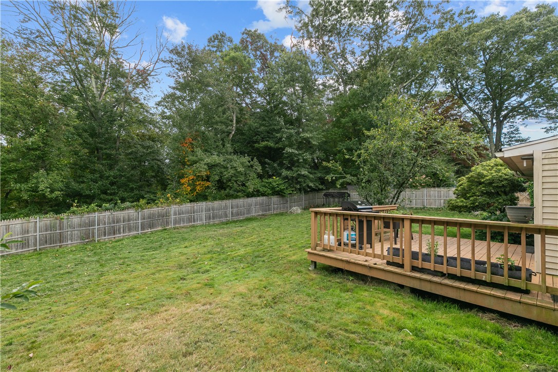 44 Larchmont Road Warwick, RI 02886 - Photo 37 of 49
