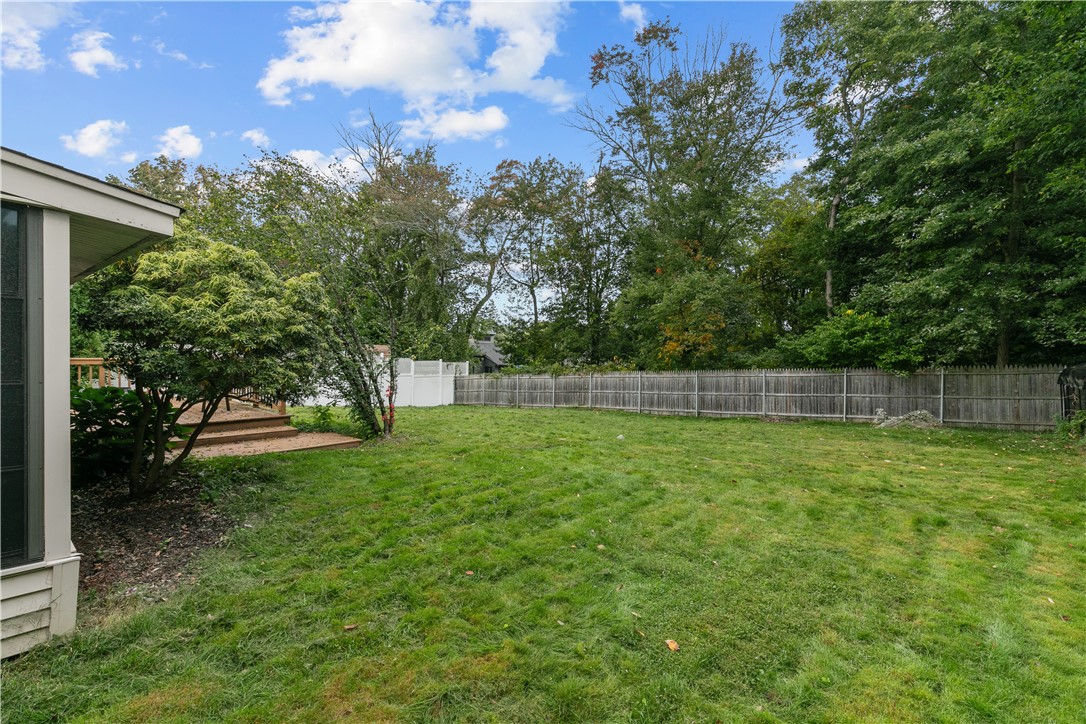 44 Larchmont Road Warwick, RI 02886 - Photo 38 of 49