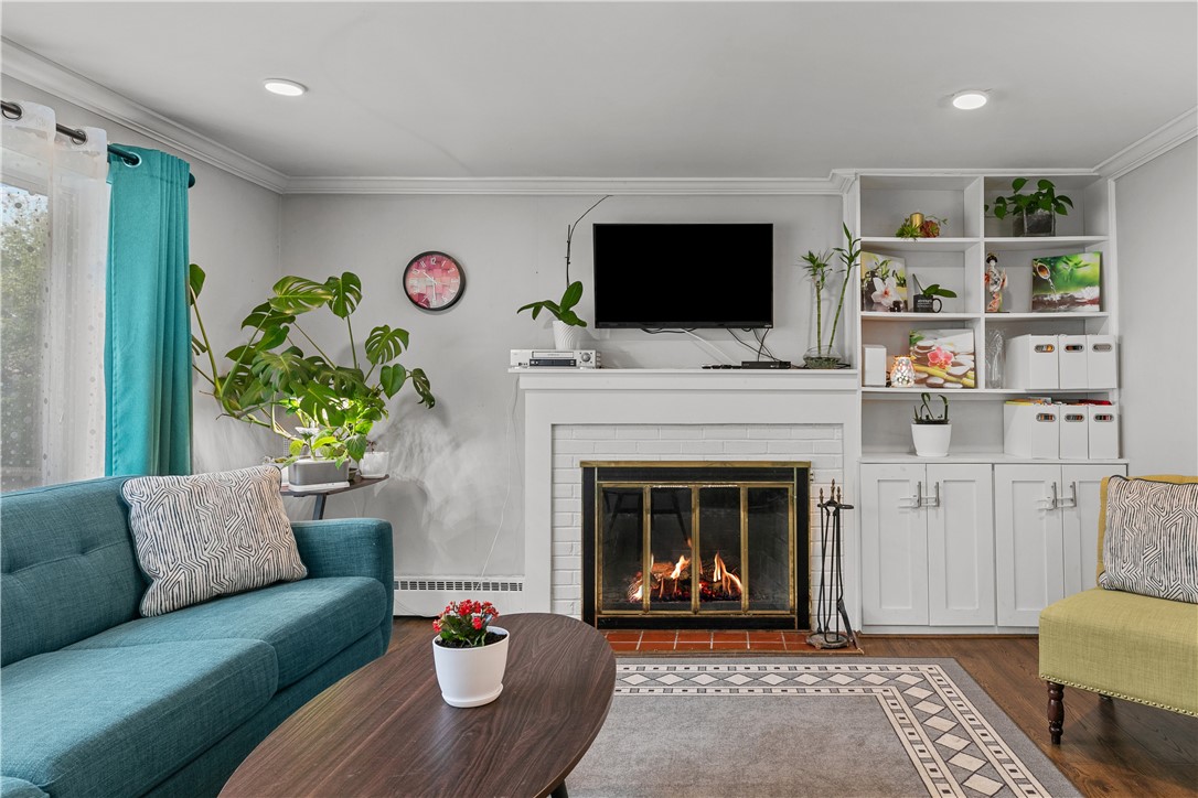 44 Larchmont Road Warwick, RI 02886 - Photo 4 of 49