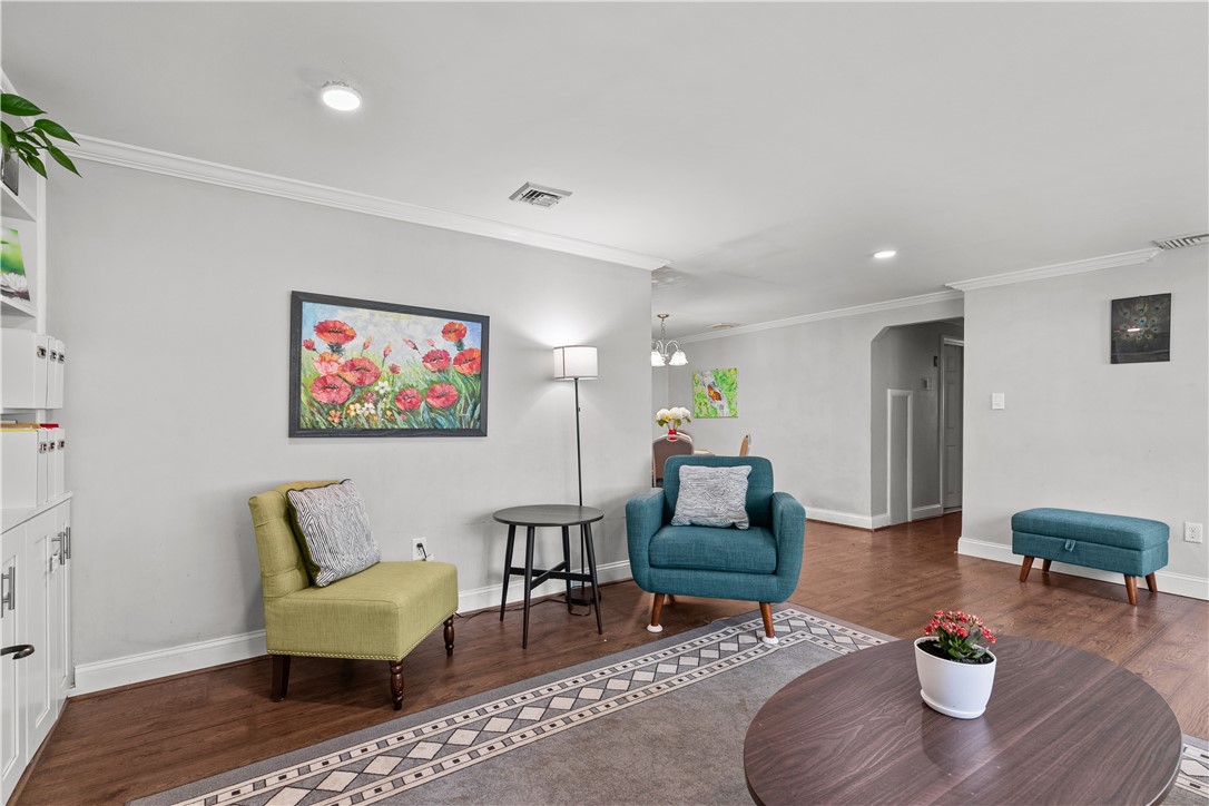 44 Larchmont Road Warwick, RI 02886 - Photo 7 of 49