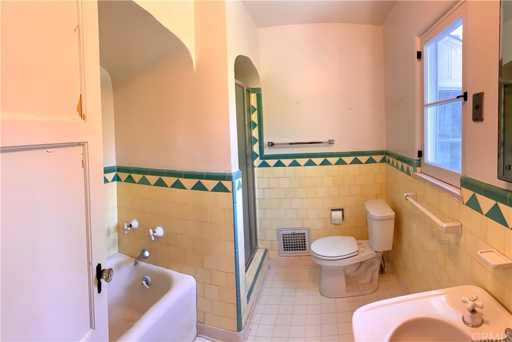 2001 Midwick Drive Altadena, CA 91001 - Photo 11 of 12 Master Bath