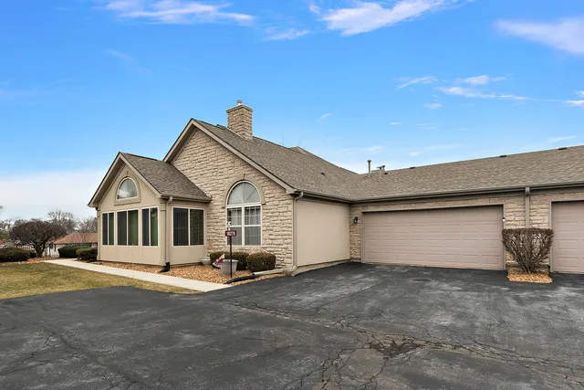 $345,000 | 18276 Murphy Circle, Tinley Park, IL 60487