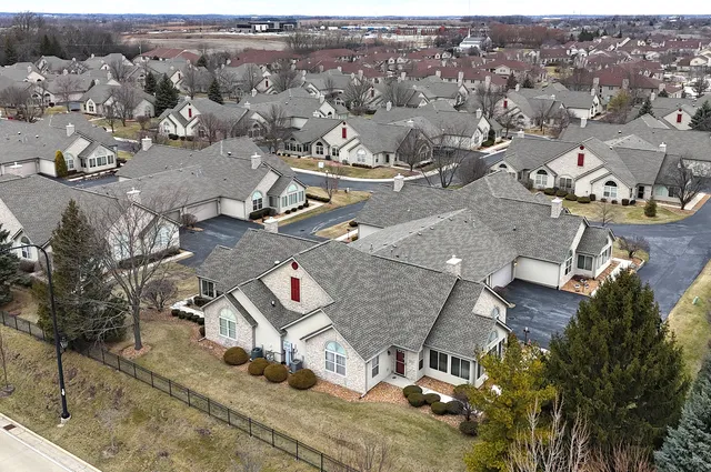 $345,000 | 18276 Murphy Circle, Tinley Park, IL 60487