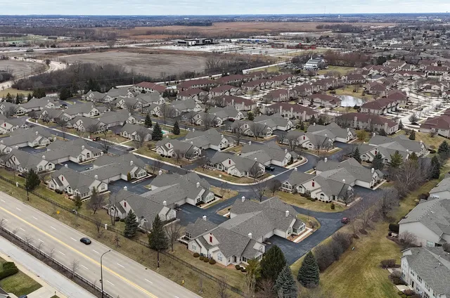 $345,000 | 18276 Murphy Circle, Tinley Park, IL 60487