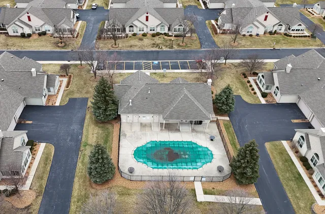 $345,000 | 18276 Murphy Circle, Tinley Park, IL 60487