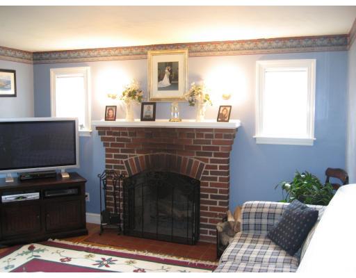 21 Hartford Road Worcester, MA 01606 - Photo 5 of 17 Gallery Image 5