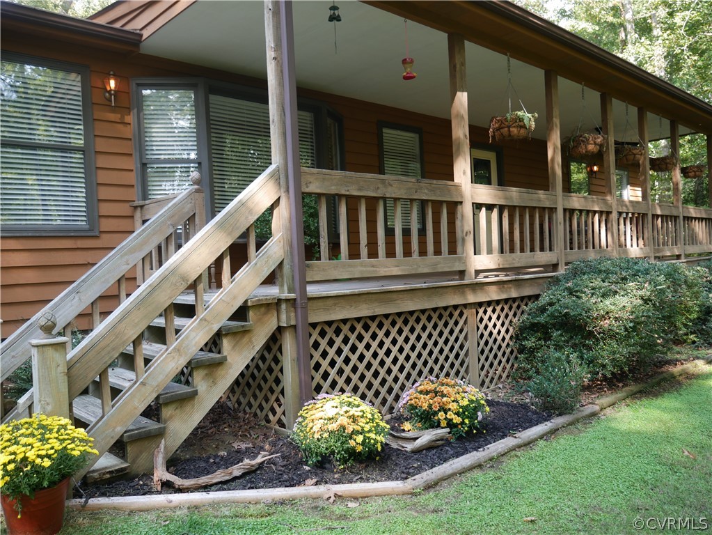 4656 East Grey Fox Gum Spring Gum Spring, VA 23065 - Photo 3 of 32 Gallery Image 3